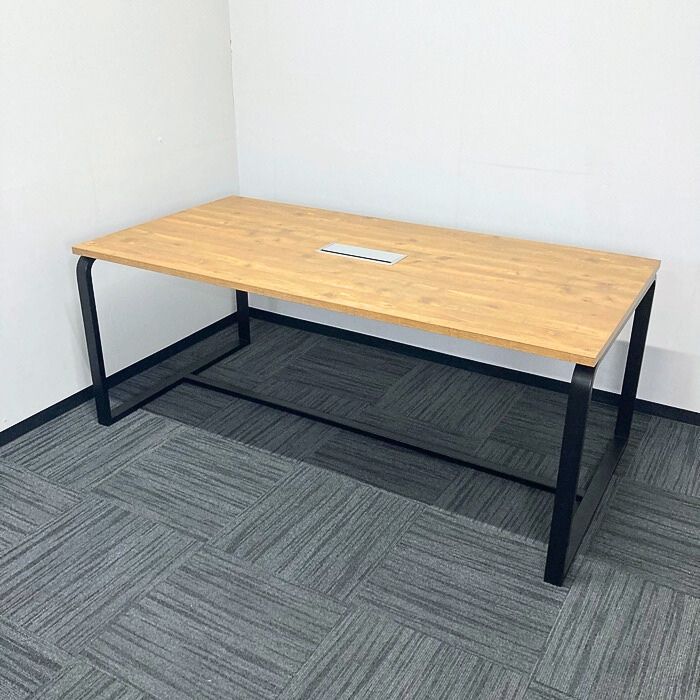オフィスコム メティオ2.0シリーズ ミーティングテーブル W1800×D900×H720 天板：古木調/脚：ブラック 2023年製 中古