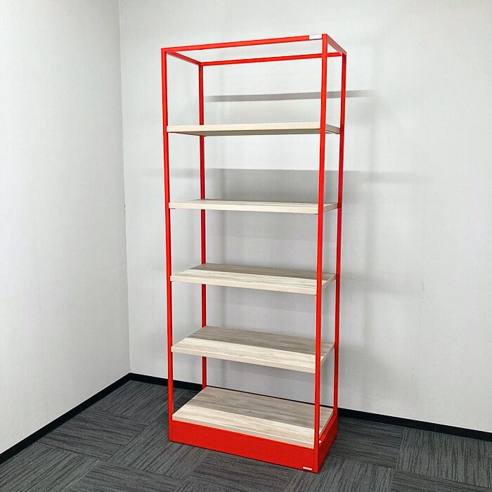 オカムラ ライブスシリーズ シェルフユニット ML1BHY ZH11 W900×D450×H2236 本体：オレンジレッド/棚板：ビンテージエルム 2020年製 中古